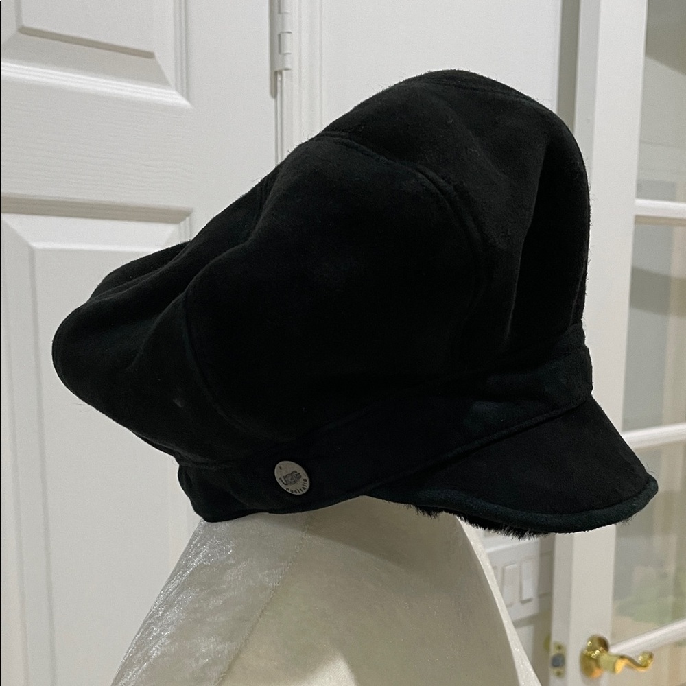 UGG Black Suede Bakers Boy Women's Hat (Shearling inside) - Picture 3 of 9